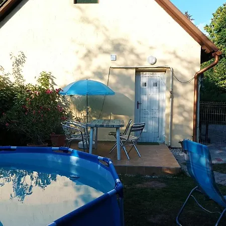 Kek Balaton Nyaralo Дом отдыха